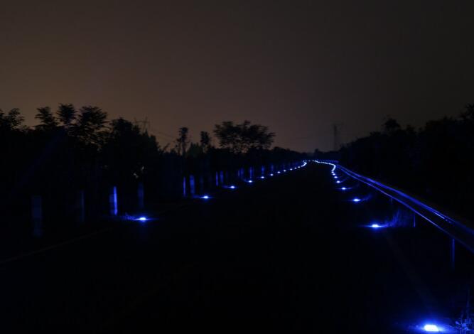 自發光反光太陽能地標